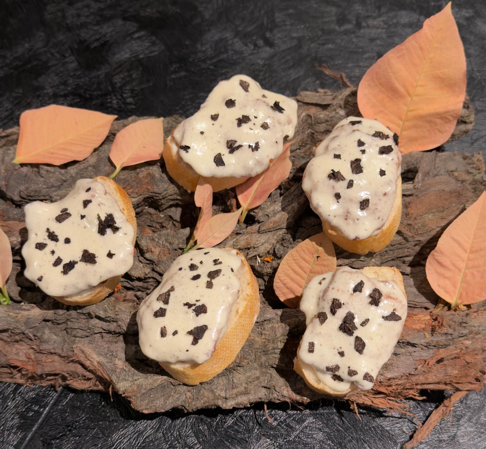 Pollo relleno de setas y trufa negra de Aragón, elaborado por el chef Aitor Fernández.