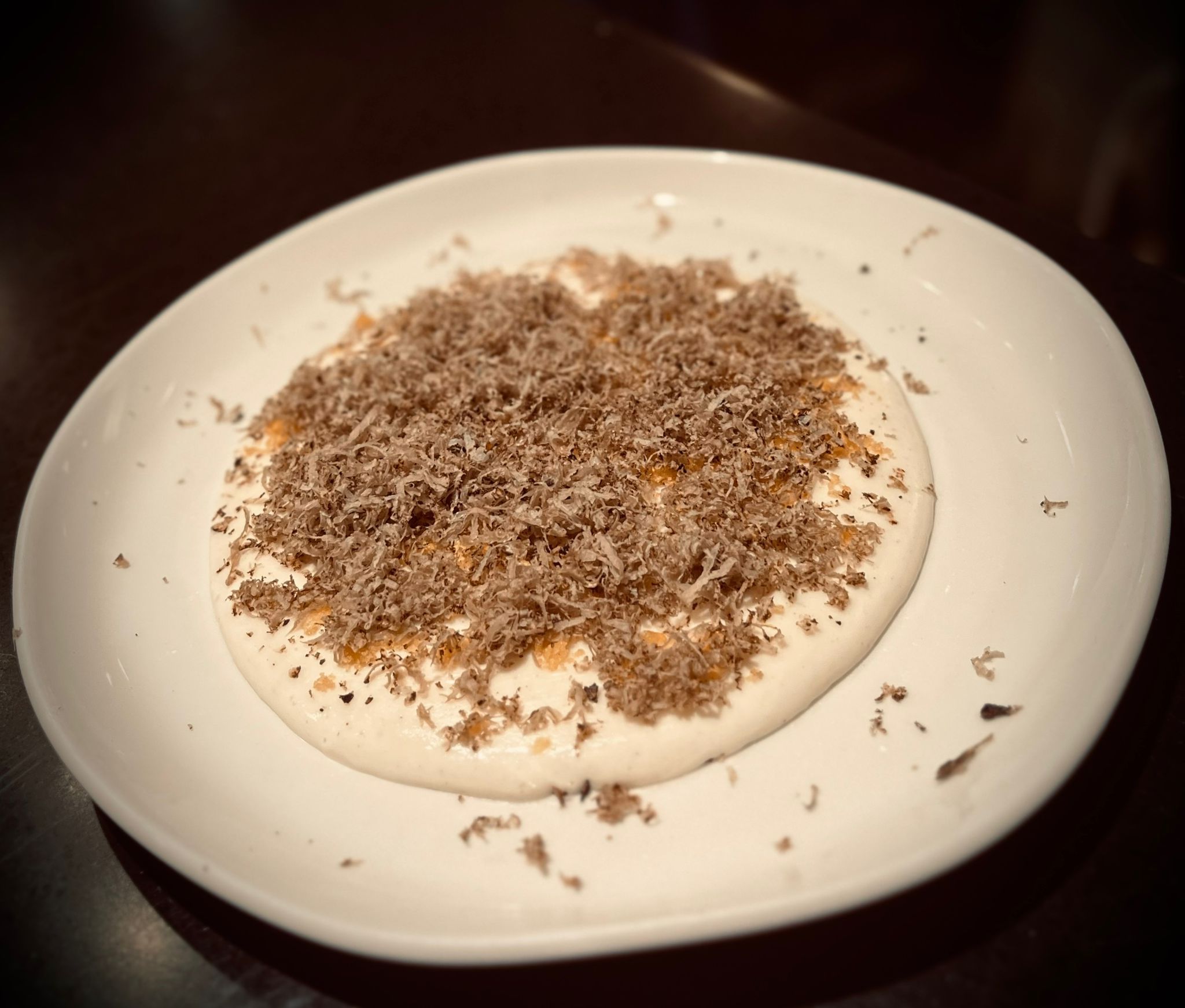 Pollo relleno de setas y trufa negra de Aragón, elaborado por el chef Aitor Fernández.