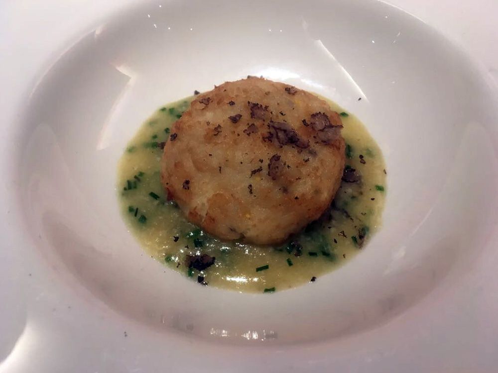 RESTAURANTE PALOMEQUE (Zaragoza) 1. Cremoso de bacalao con trufa y 2. Huevo trufado con parmentier de trufa.
