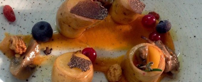 Ruta de la trufa Zaragoza. Patatitas confitadas con caldo de setas trufa y frutos de invierno